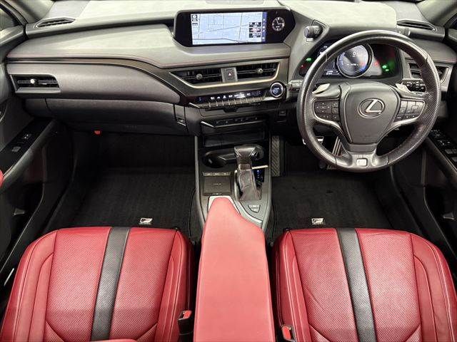 TOYOTA LEXUS UX250H 2018 Image 31