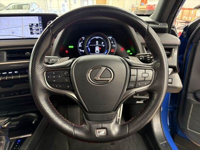 TOYOTA LEXUS UX250H 2018 Image 31