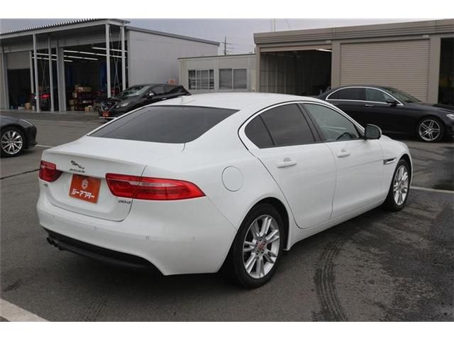 JAGUAR XESERIES 2016 Image 31