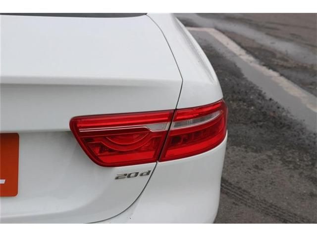 JAGUAR XESERIES 2016 Image 31