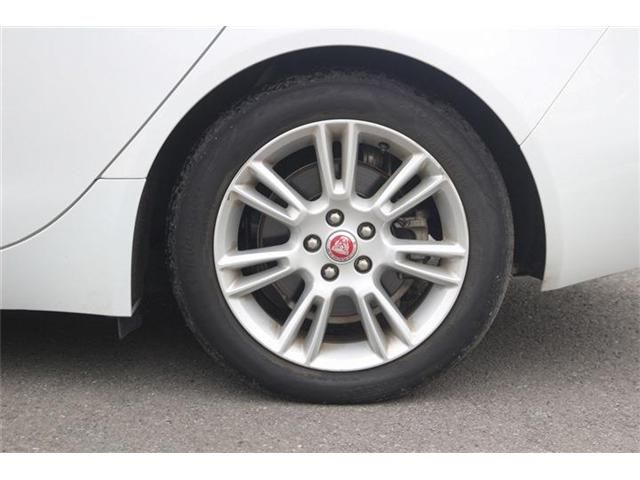 JAGUAR XESERIES 2016 Image 31