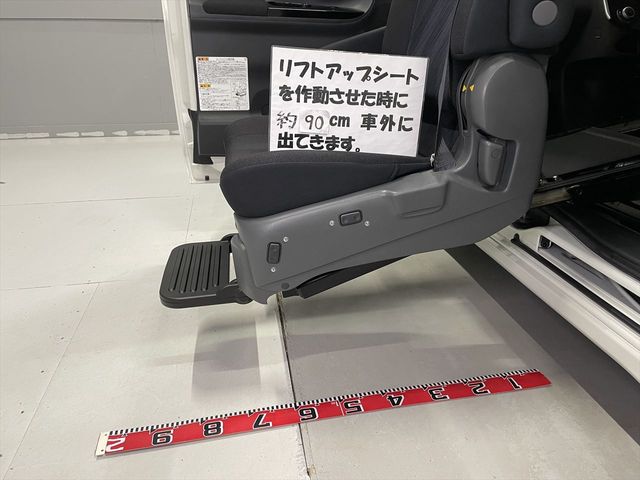 DAIHATSU TANTO CUSTOM 2014 Image 31