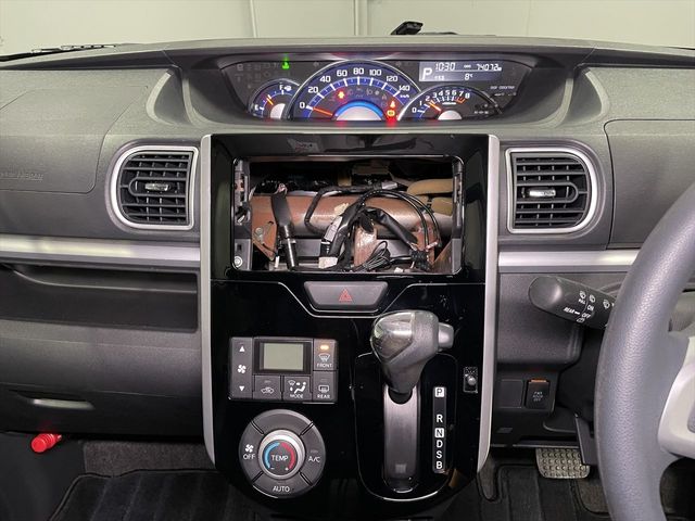 DAIHATSU TANTO CUSTOM 2014 Image 31