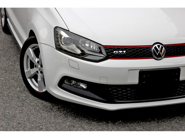 VOLKSWAGEN POLO 2013 Image 31