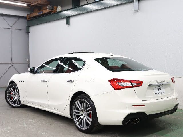 MASERATI GHIBLI SEDA 2018 Image 31