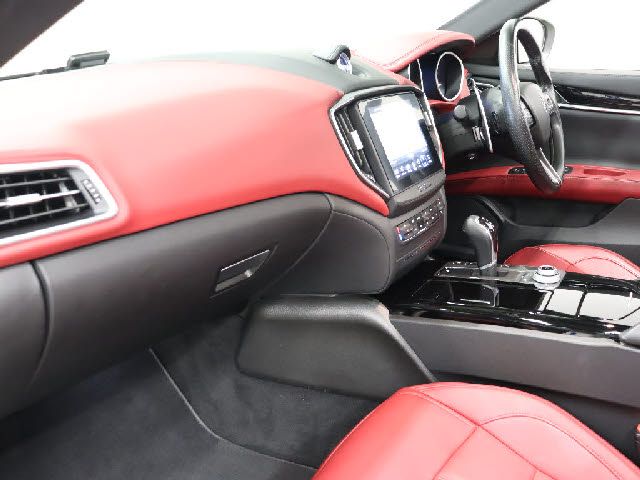 MASERATI GHIBLI SEDA 2018 Image 31