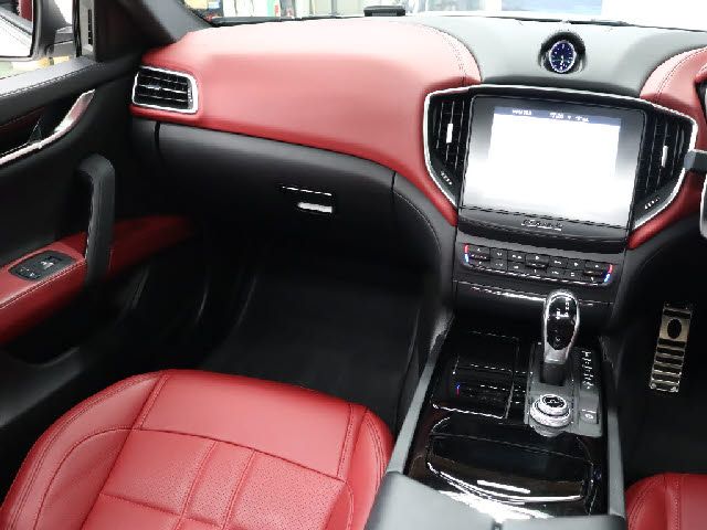 MASERATI GHIBLI SEDA 2018 Image 31