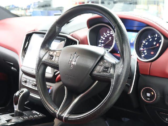 MASERATI GHIBLI SEDA 2018 Image 31