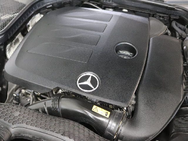 MERCEDES BENZ C CLAS 2018 Image 31