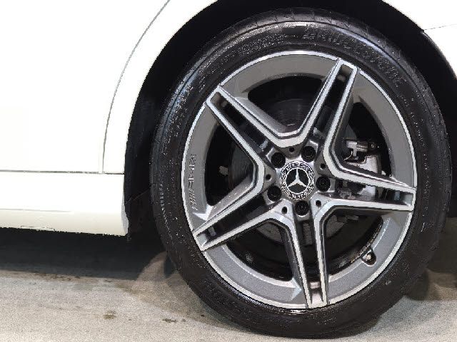 MERCEDES BENZ C CLAS 2018 Image 31