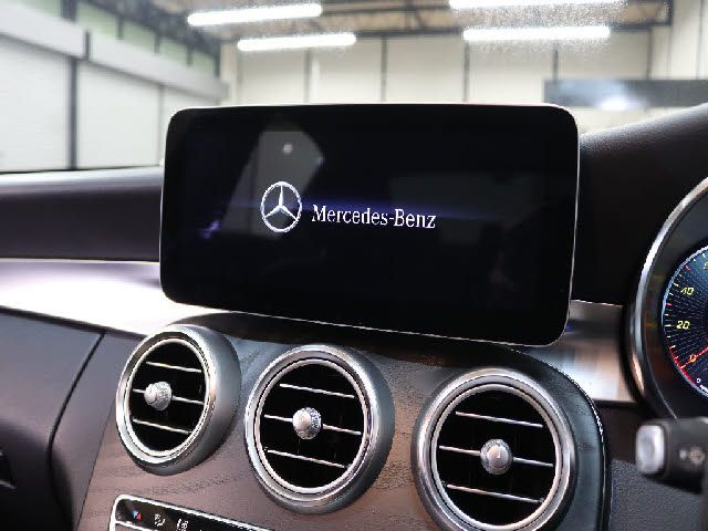 MERCEDES BENZ C CLAS 2018 Image 31