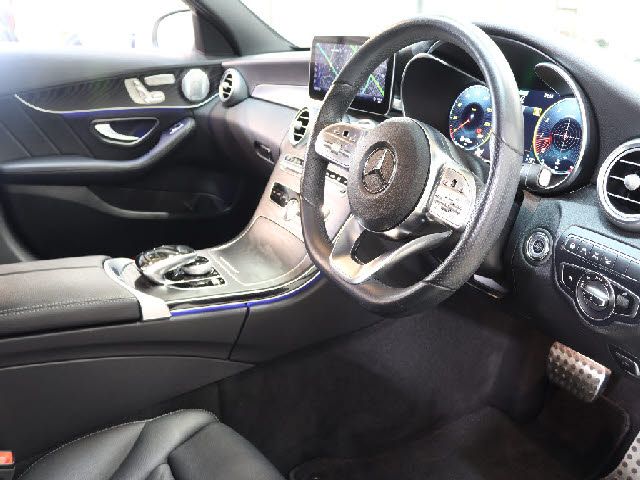 MERCEDES BENZ C CLAS 2018 Image 31