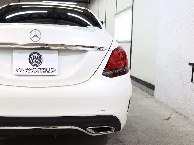 MERCEDES BENZ C CLAS 2018 Image 31