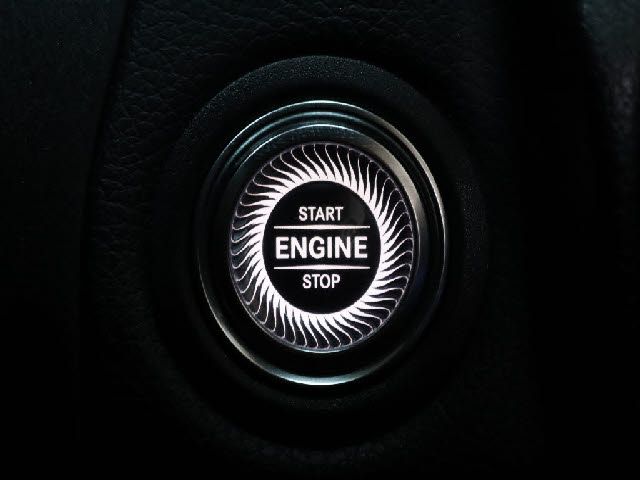 MERCEDES BENZ C CLAS 2018 Image 31