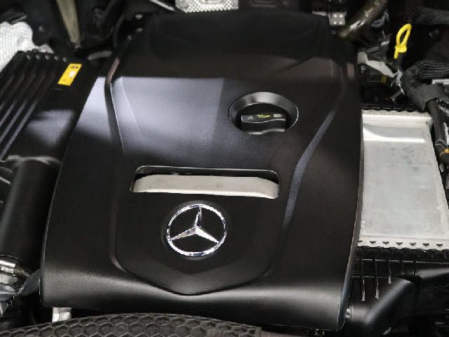 MERCEDES BENZ GLC CL 2018 Image 31