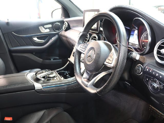 MERCEDES BENZ GLC CL 2018 Image 31
