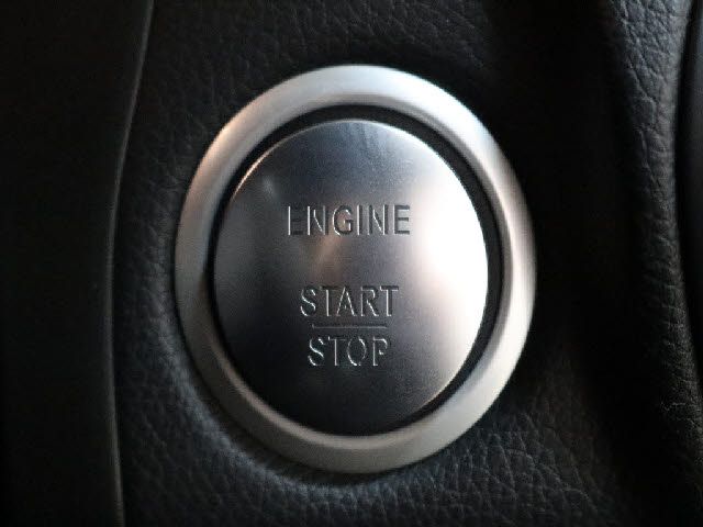 MERCEDES BENZ GLC CL 2018 Image 31