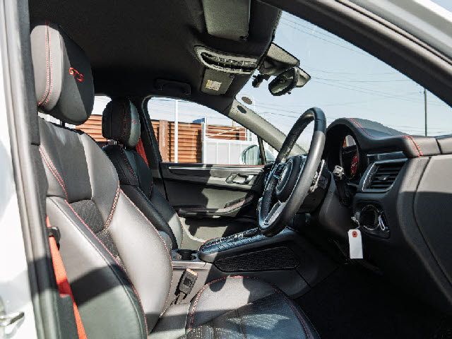 PORSCHE MACAN 2016 Image 31