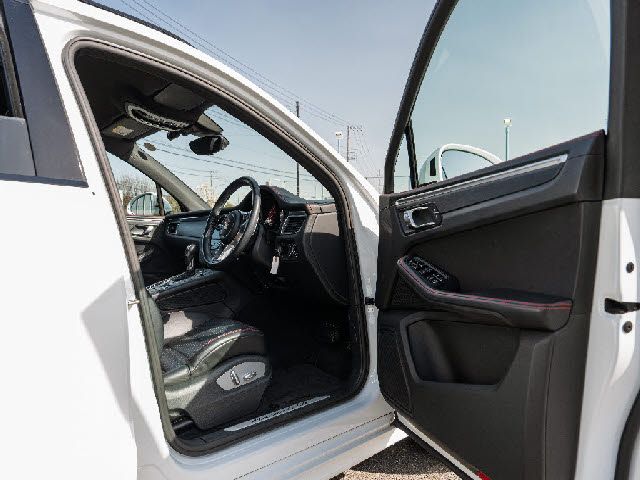 PORSCHE MACAN 2016 Image 31