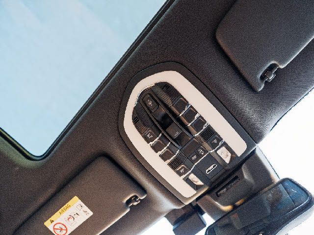 PORSCHE MACAN 2017 Image 31