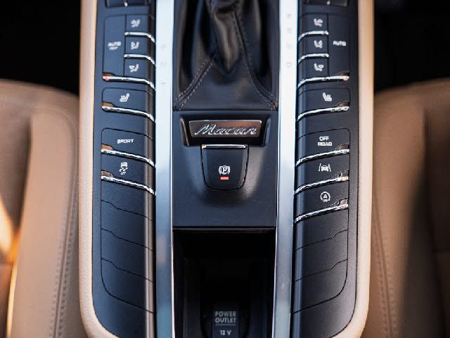 PORSCHE MACAN 2017 Image 31