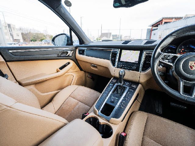 PORSCHE MACAN 2017 Image 31
