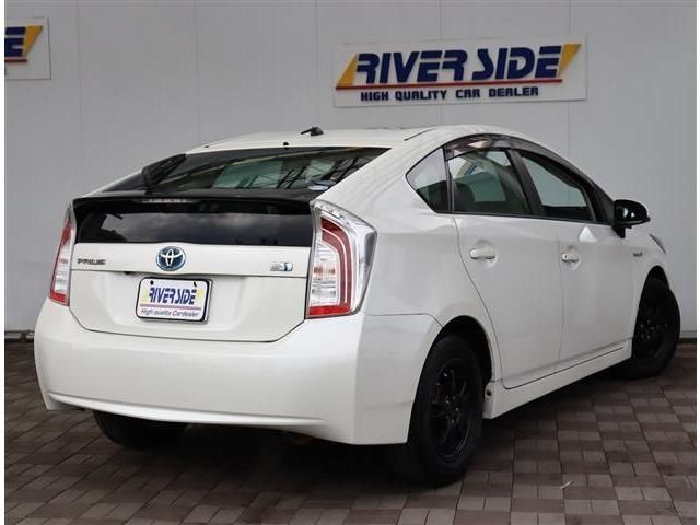 TOYOTA PRIUS 2012 Image 31