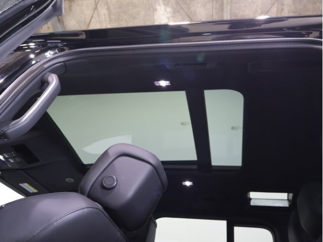 ROVER DEFENDER 2025 Image 31