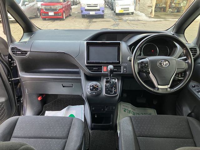 TOYOTA VOXY 4WD 2015 Image 31