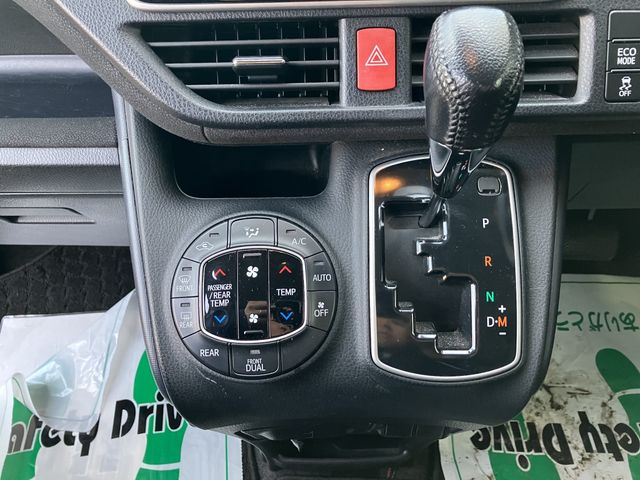 TOYOTA VOXY 4WD 2015 Image 31