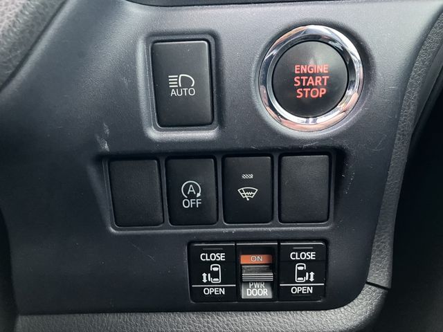 TOYOTA VOXY 4WD 2015 Image 31