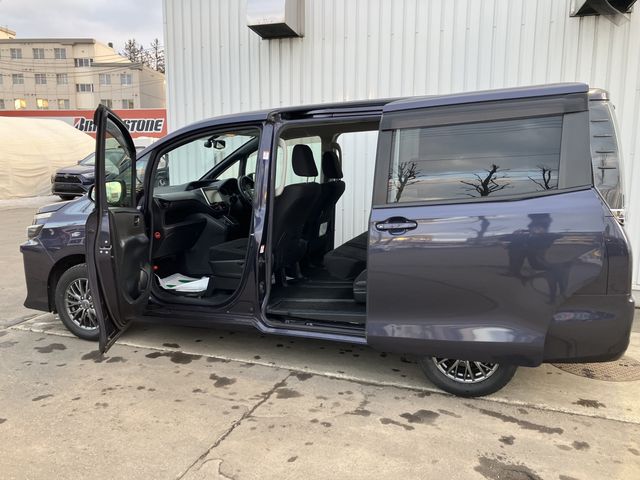 TOYOTA VOXY 4WD 2015 Image 31