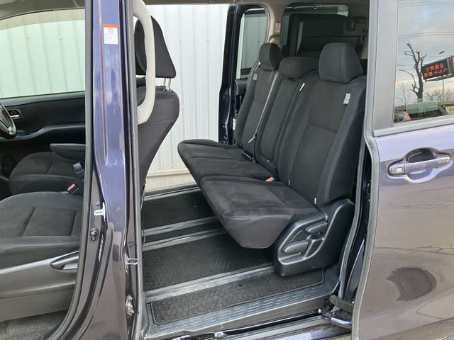 TOYOTA VOXY 4WD 2015 Image 31