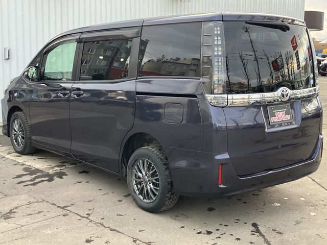 TOYOTA VOXY 4WD 2015 Image 31