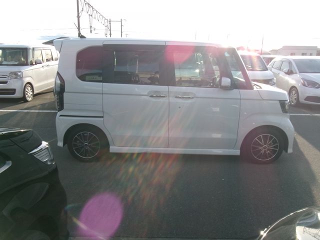 HONDA N BOX CUSTOM 2023 Image 31