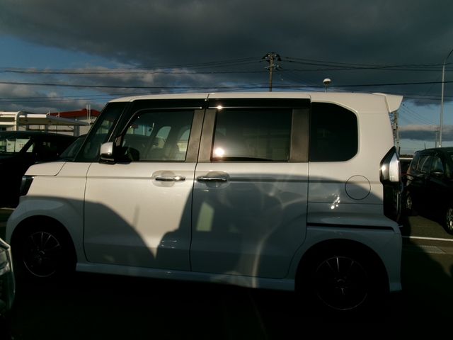 HONDA N BOX CUSTOM 2023 Image 31