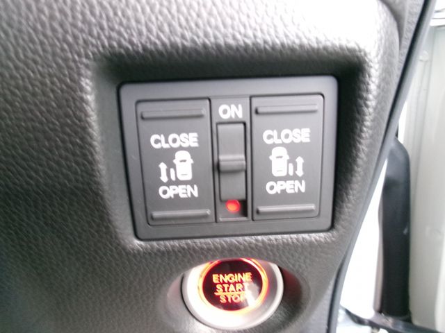 HONDA N BOX CUSTOM 2023 Image 31