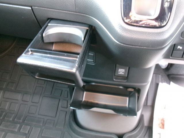 HONDA N BOX CUSTOM 2023 Image 31