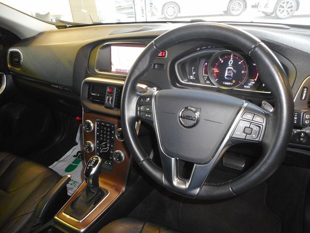 VOLVO V40 CROSS COUN 2018 Image 31