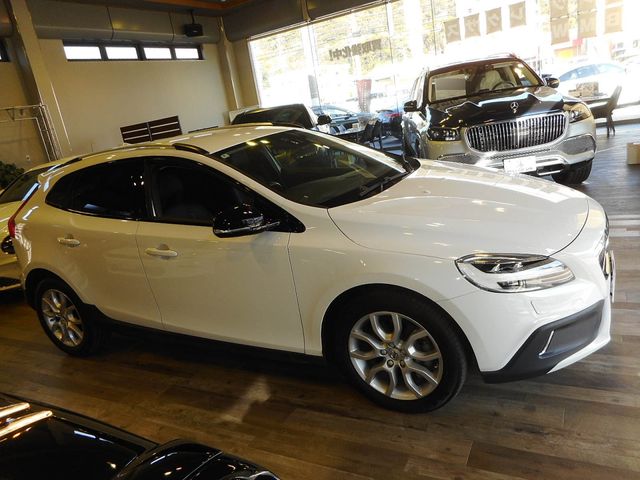 VOLVO V40 CROSS COUN 2018 Image 31