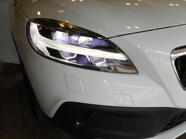 VOLVO V40 CROSS COUN 2018 Image 31