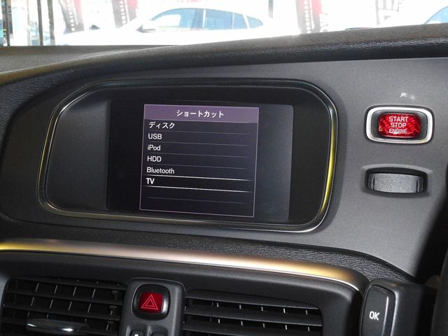 VOLVO V40 CROSS COUN 2018 Image 31