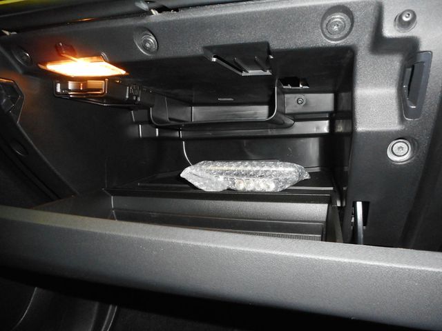 VOLVO V40 CROSS COUN 2018 Image 31