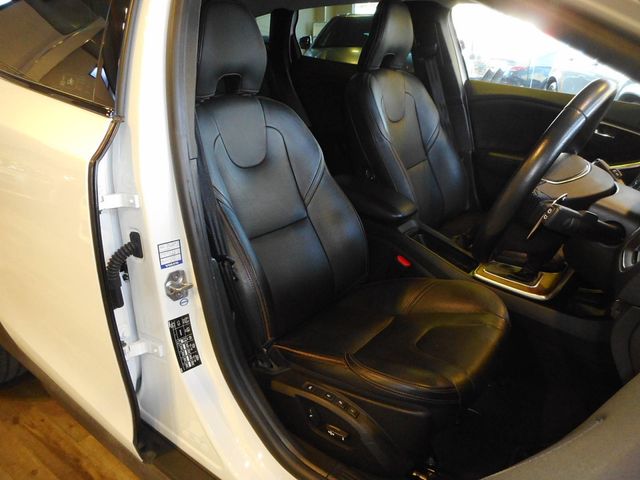 VOLVO V40 CROSS COUN 2018 Image 31