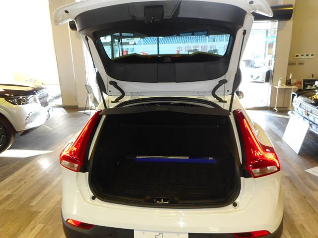 VOLVO V40 CROSS COUN 2018 Image 31