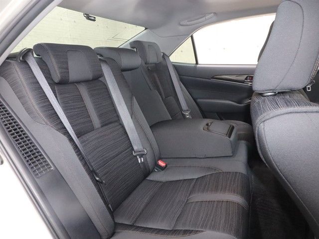 TOYOTA CROWN SEDAN HYBRID 2013 Image 31