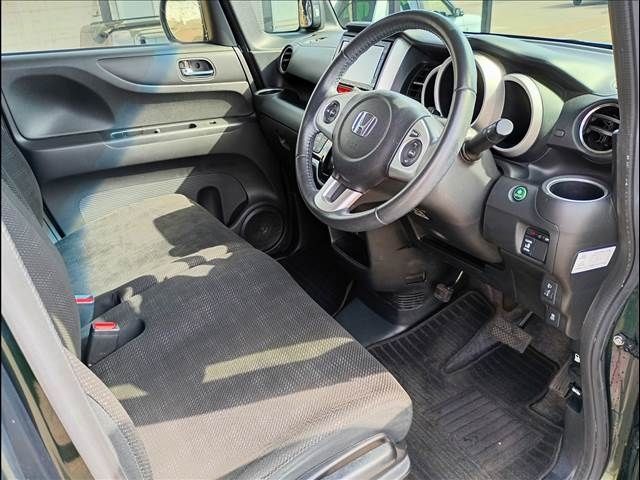 HONDA N BOX 2017 Image 31