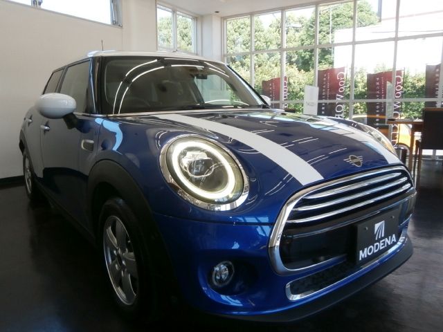 BMW MINI COOPER D 5DOOR 2019 Image 31