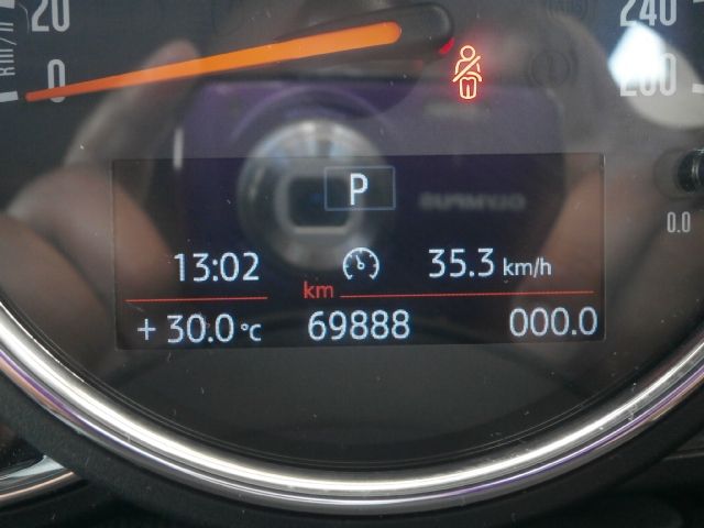 BMW MINI COOPER D 5DOOR 2019 Image 31