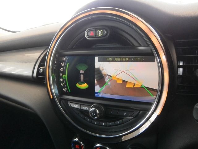 BMW MINI COOPER D 5DOOR 2019 Image 31